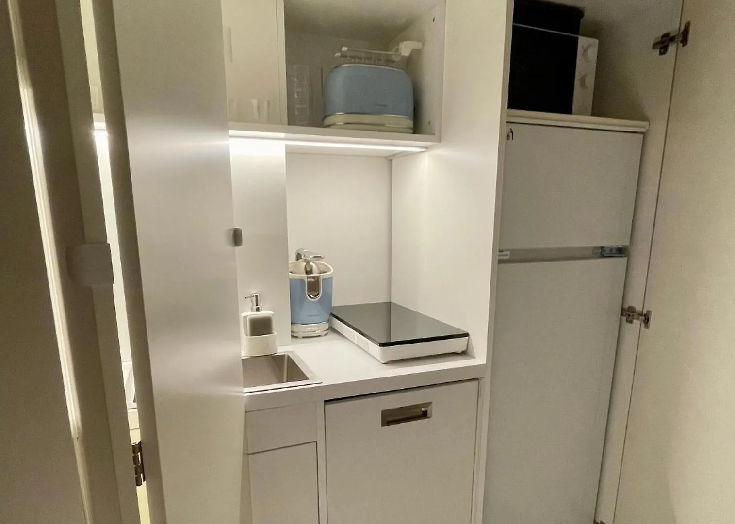 Younique Boutique Rooms Milán 0*,  Italia