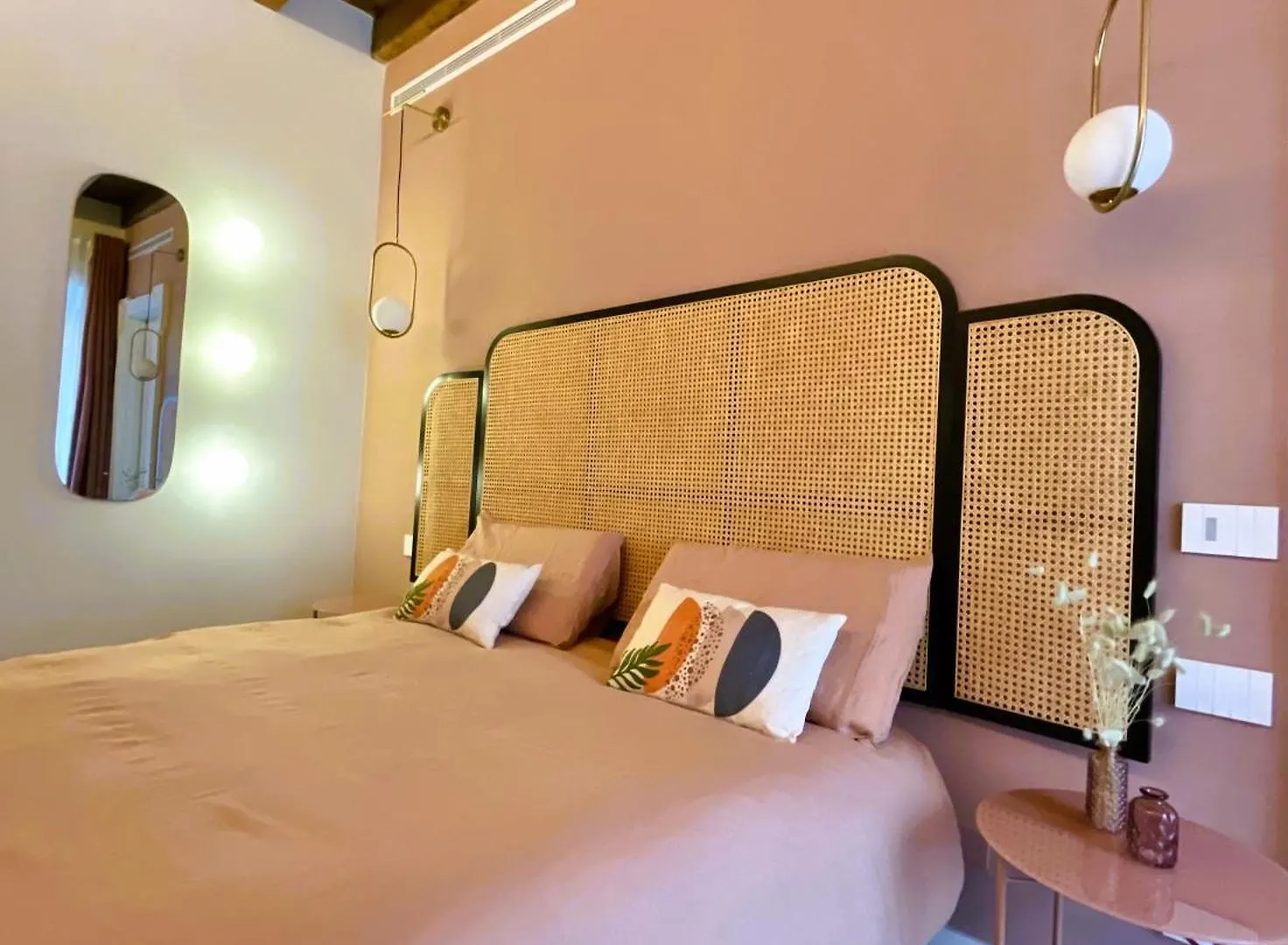 Younique Boutique Rooms Milan 0*,  Italy