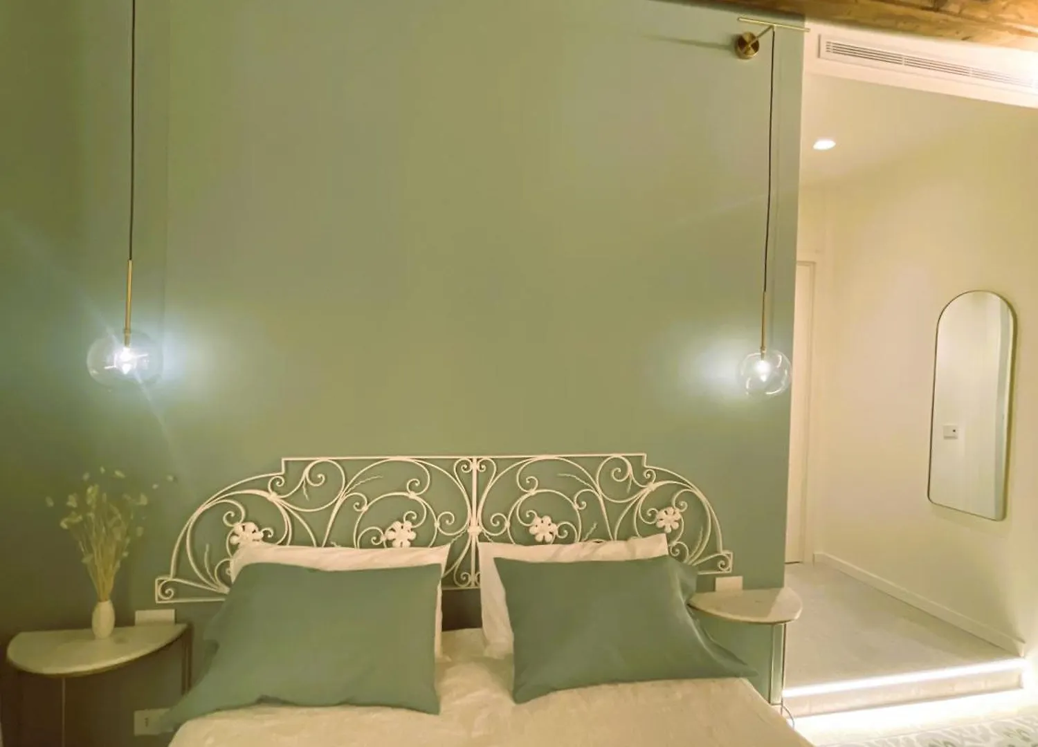Younique Boutique Rooms Milano 0*,